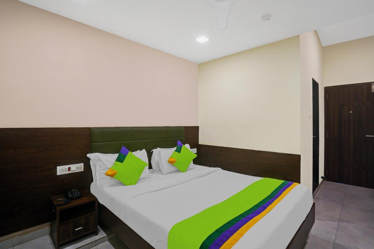 Greenotel Rooms Hazira, Surat Exteriör bild