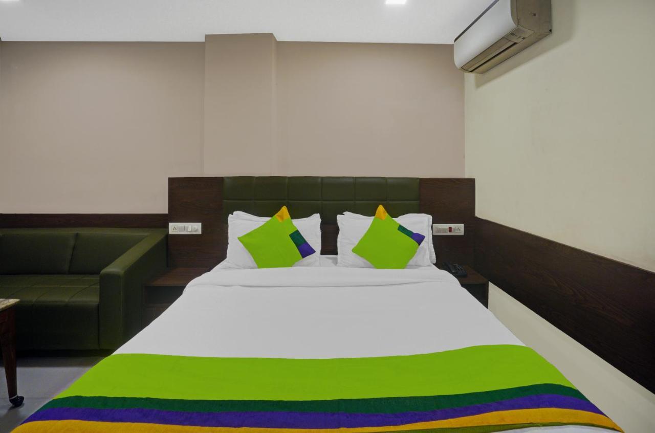 Greenotel Rooms Hazira, Surat Exteriör bild