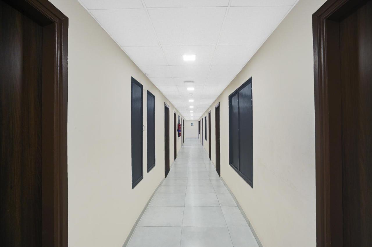 Greenotel Rooms Hazira, Surat Exteriör bild