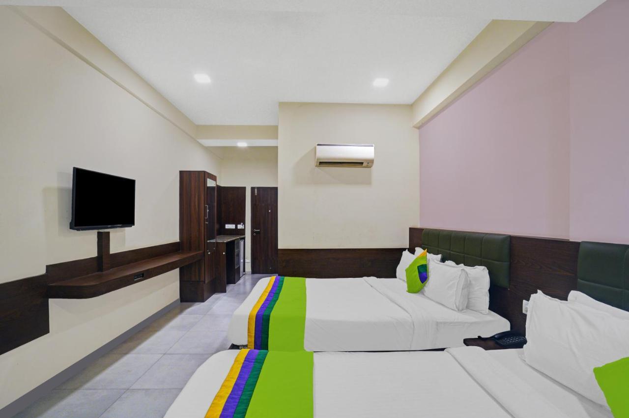 Greenotel Rooms Hazira, Surat Exteriör bild