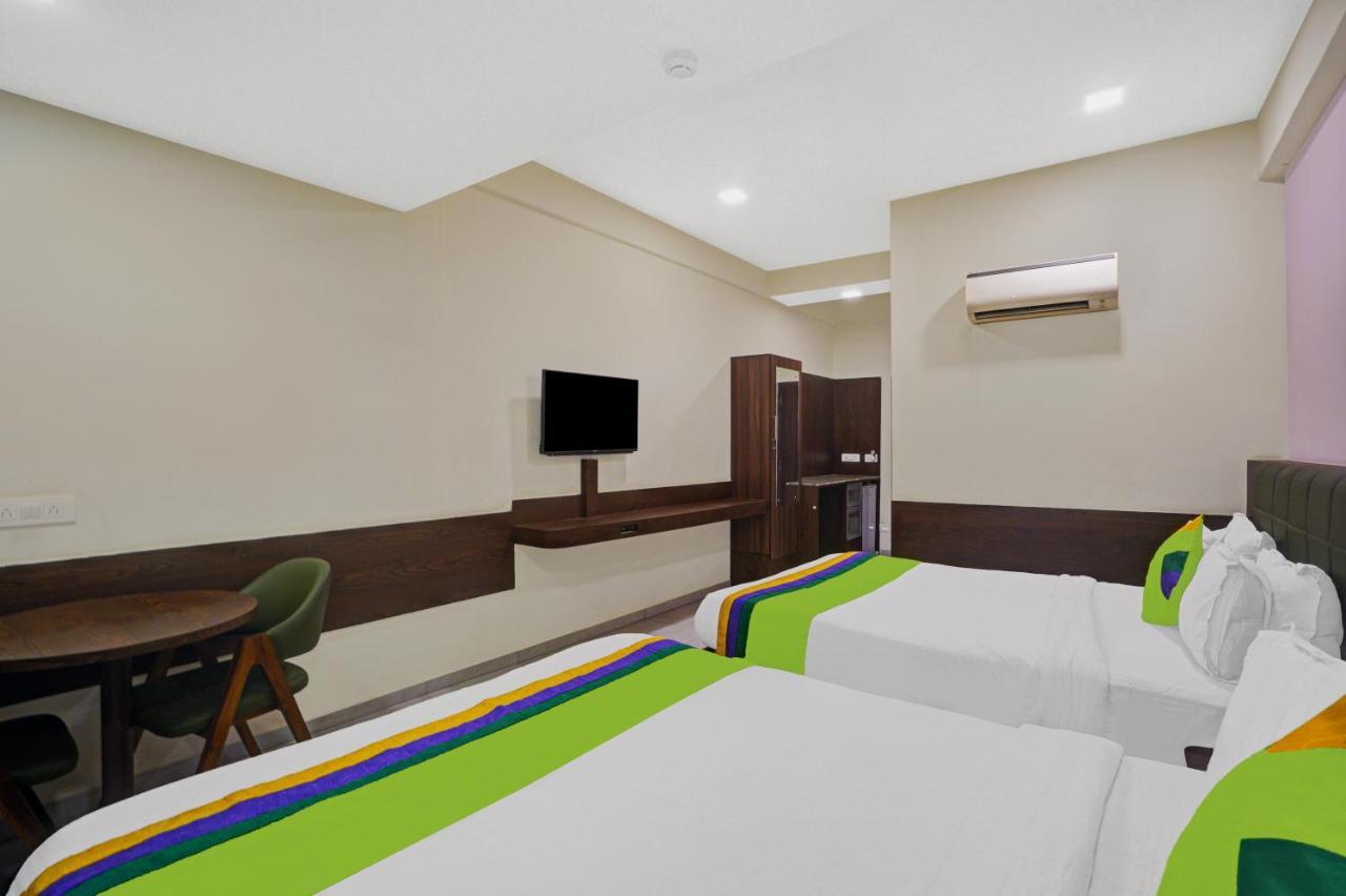 Greenotel Rooms Hazira, Surat Exteriör bild