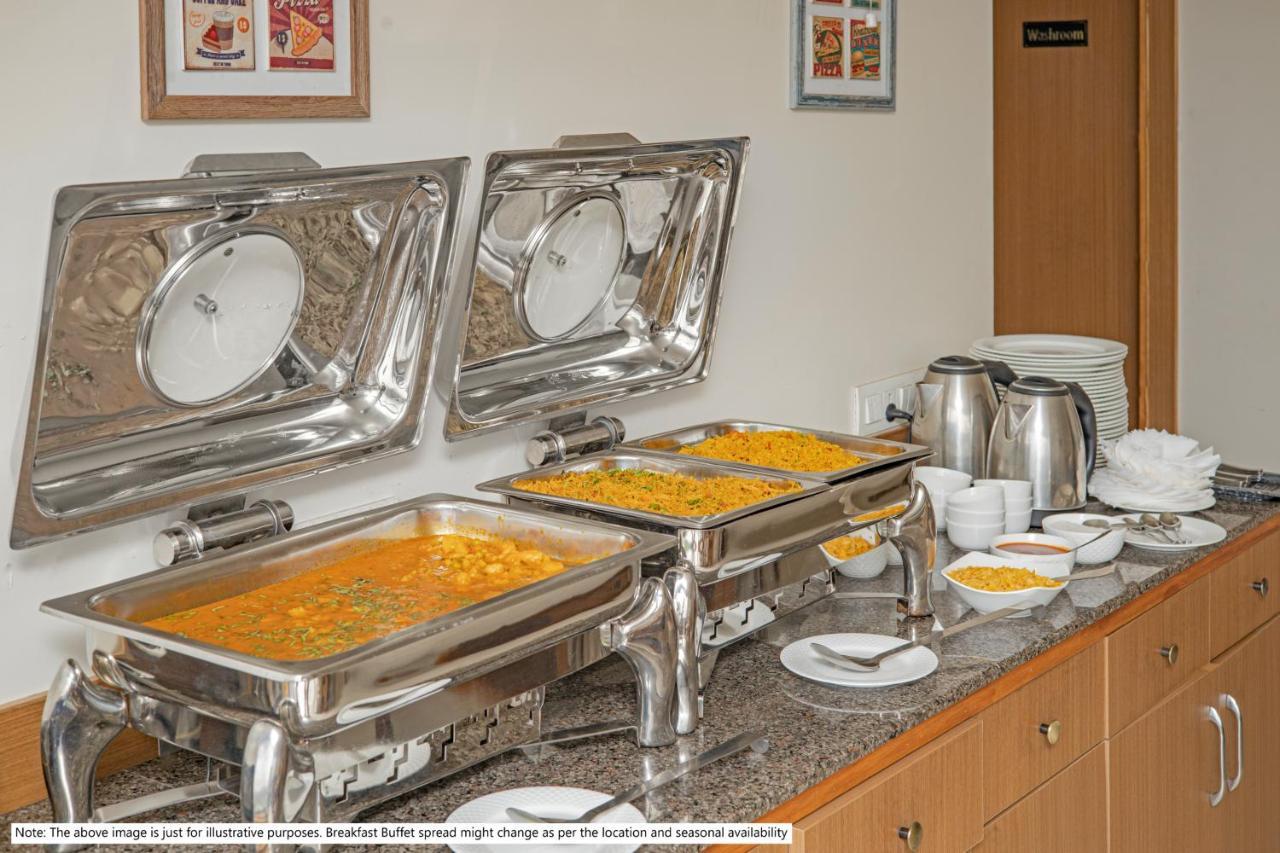 Greenotel Rooms Hazira, Surat Exteriör bild