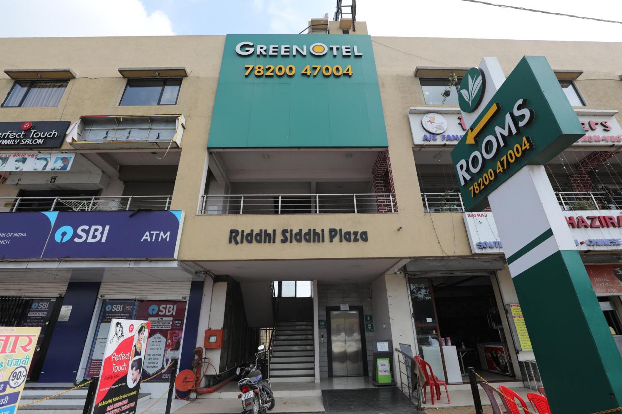 Greenotel Rooms Hazira, Surat Exteriör bild
