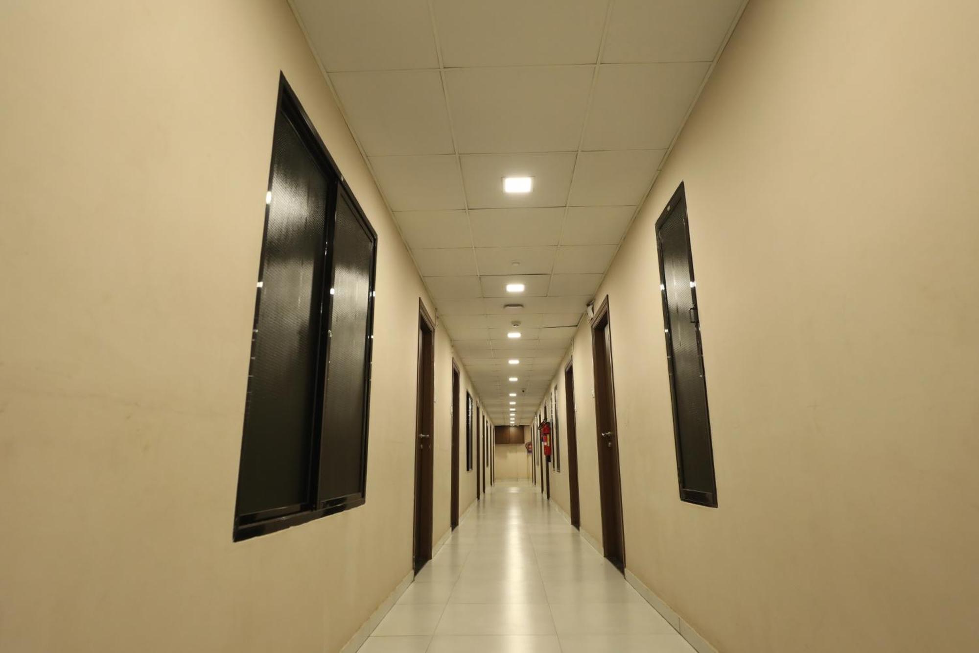 Greenotel Rooms Hazira, Surat Exteriör bild