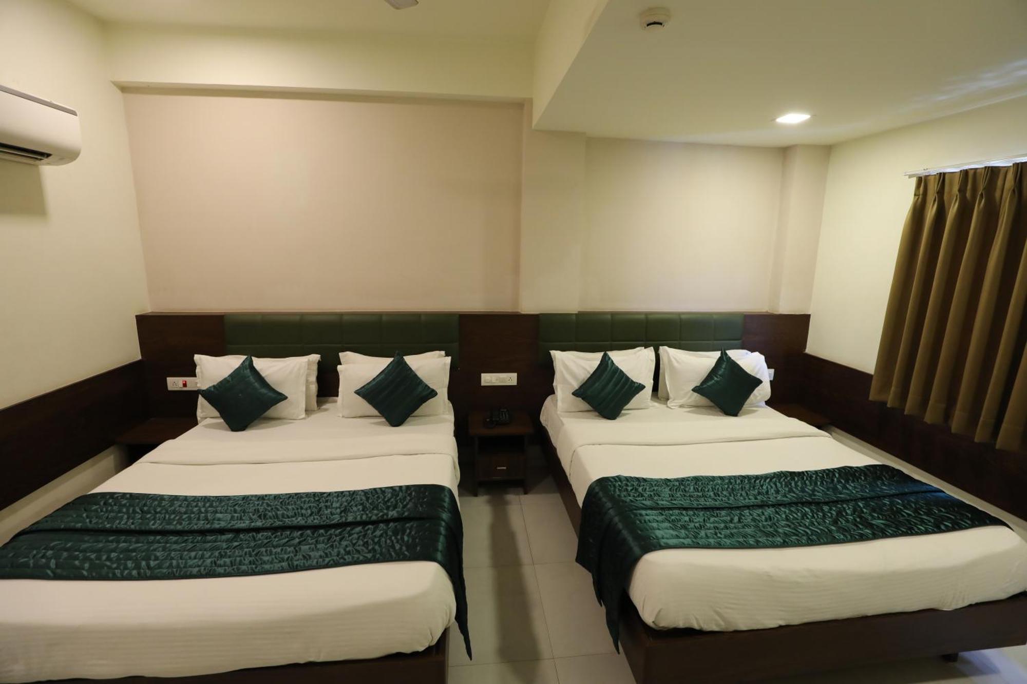 Greenotel Rooms Hazira, Surat Exteriör bild