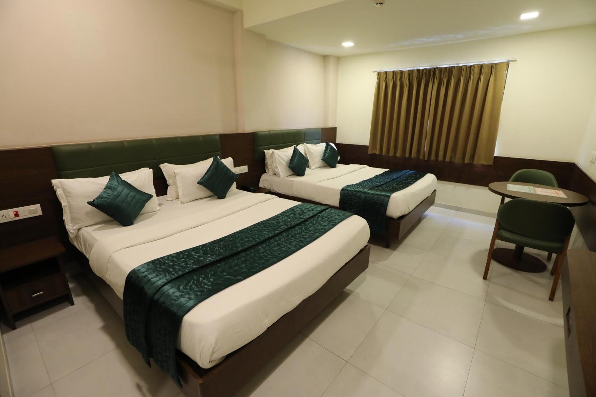 Greenotel Rooms Hazira, Surat Exteriör bild
