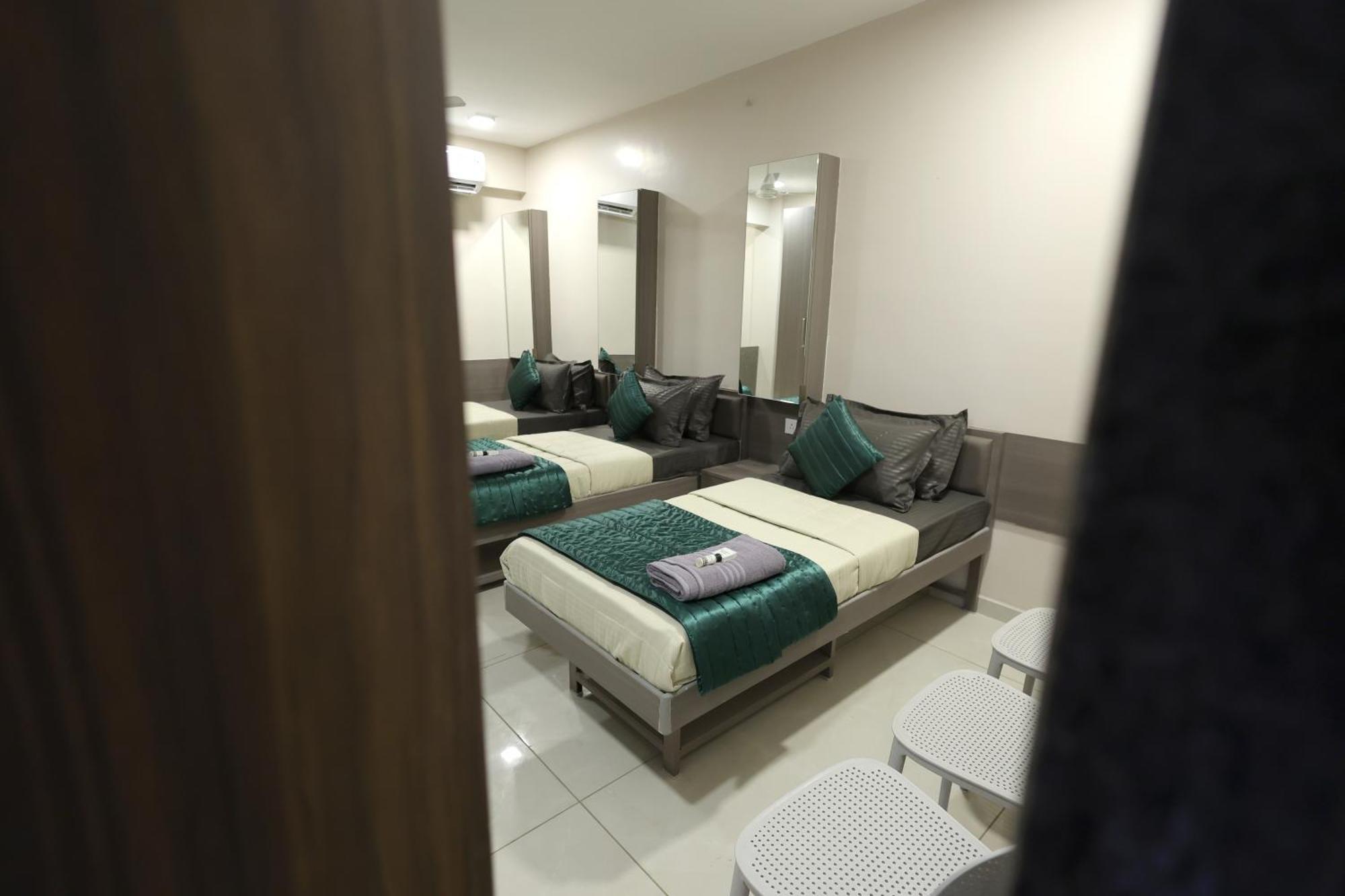 Greenotel Rooms Hazira, Surat Exteriör bild