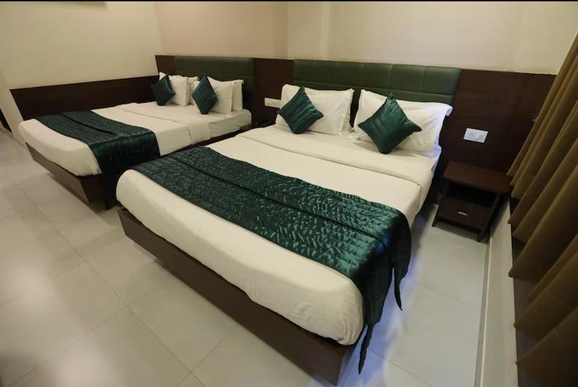 Greenotel Rooms Hazira, Surat Exteriör bild